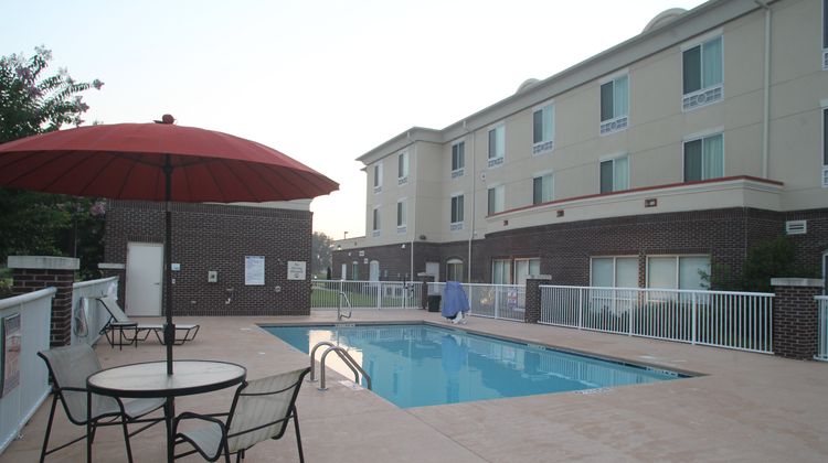 Holiday Inn Express Pembroke Pool