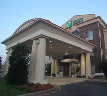 Holiday Inn Express Pembroke Exterior