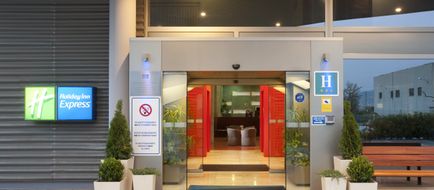 Holiday Inn Express Barcelona Exterior