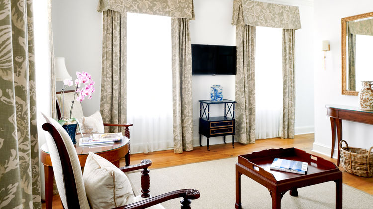 Planters Inn Room