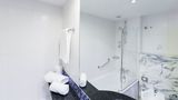 Holiday Inn Express Lisbon Airport Room