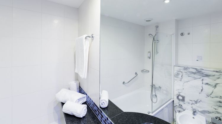 Holiday Inn Express Lisbon Airport Room