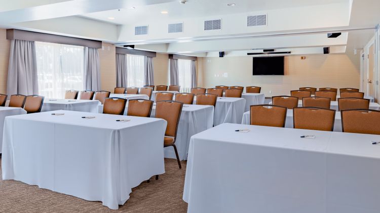 Holiday Inn Express Hotel & Suites Meeting