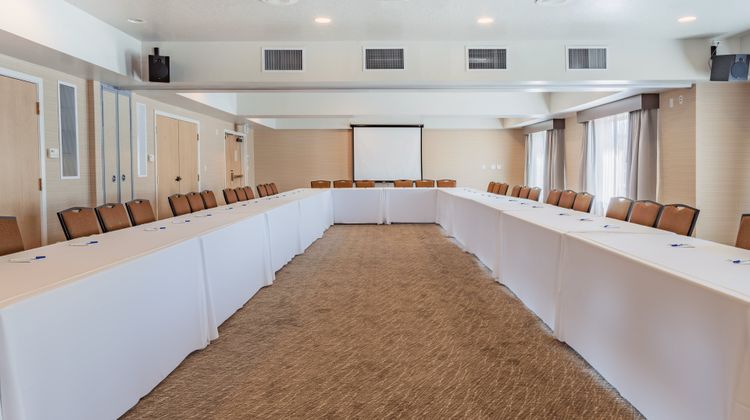 Holiday Inn Express Hotel & Suites Meeting
