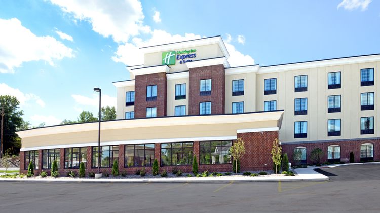 Holiday Inn Express & Stes Finger Lakes Exterior