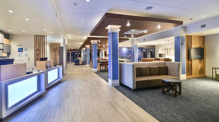 Holiday Inn Express & Suites Lehi Exterior