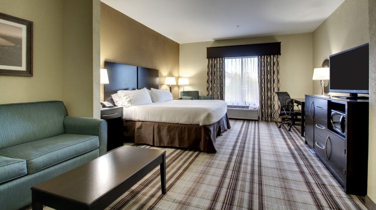 Holiday Inn Express Natchez South Suite