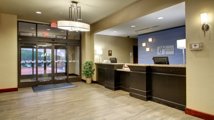 Holiday Inn Express Natchez South Exterior