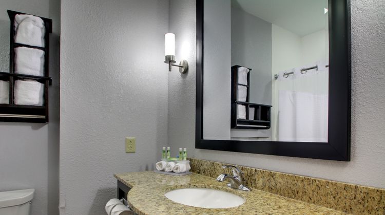 Holiday Inn Express Natchez South Room