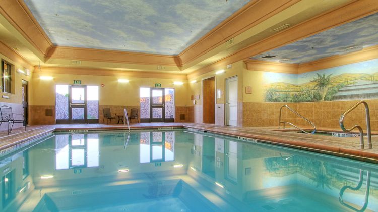 Holiday Inn Express Hotel & Suites Pool