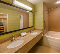 Holiday Inn Express & Suites Red Bluff Room