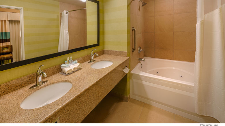 <b>Holiday Inn Express & Suites Red Bluff Room</b>. Images powered by <a href="https://www.leonardoworldwide.com/" title="Leonardo Worldwide" target="_blank">Leonardo</a>.