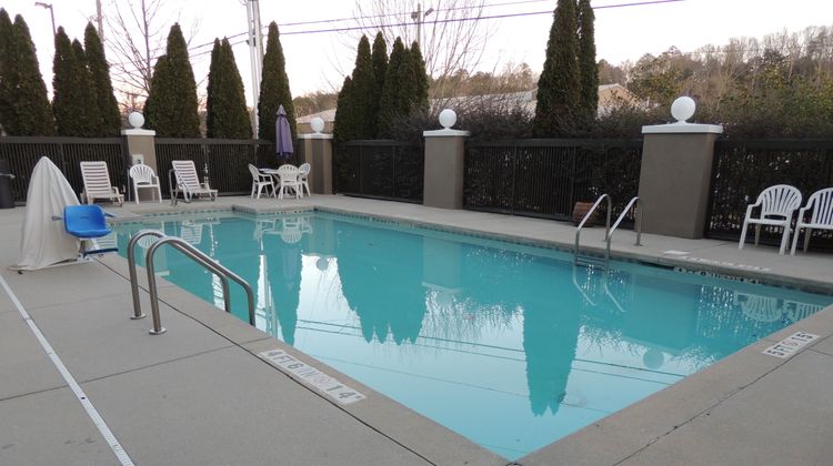 Holiday Inn Express/Suites Birmingham E Pool