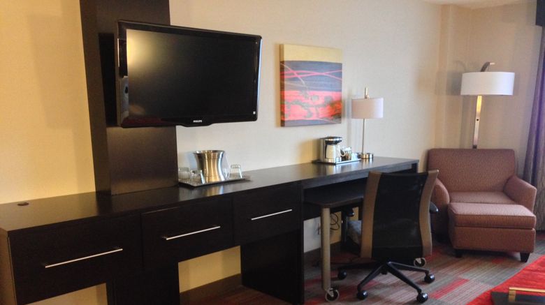 <b>Holiday Inn Milwaukee Riverfront Room</b>. Images powered by <a href="https://www.leonardoworldwide.com/" title="Leonardo Worldwide" target="_blank">Leonardo</a>.