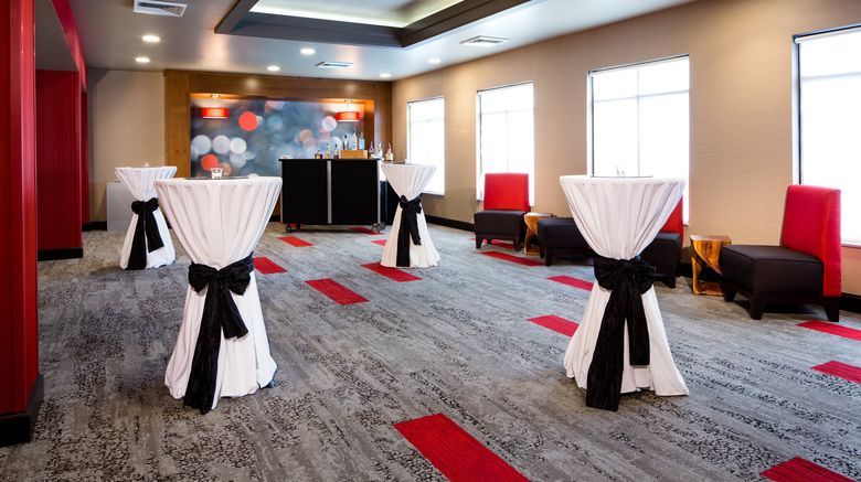 <b>Holiday Inn Milwaukee Riverfront Meeting</b>. Images powered by <a href="https://www.leonardoworldwide.com/" title="Leonardo Worldwide" target="_blank">Leonardo</a>.