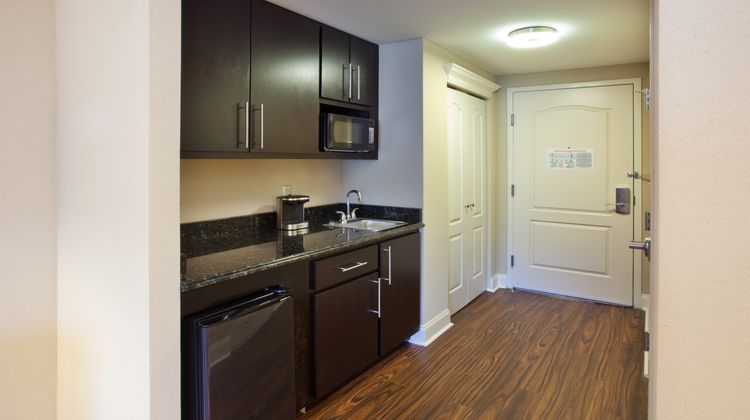 Holiday Inn Macon North Room