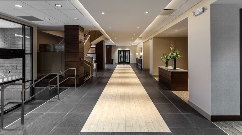 <b>Holiday Inn Chicago North-Evanston Lobby</b>. Images powered by <a href="https://www.leonardoworldwide.com/" title="Leonardo Worldwide" target="_blank">Leonardo</a>.