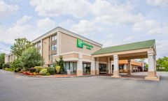 Holiday Inn-Suites Parsippany Fairfield