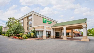 Holiday Inn-Suites Parsippany Fairfield