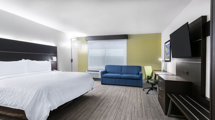 Holiday Inn Express & Stes Missouri City Suite