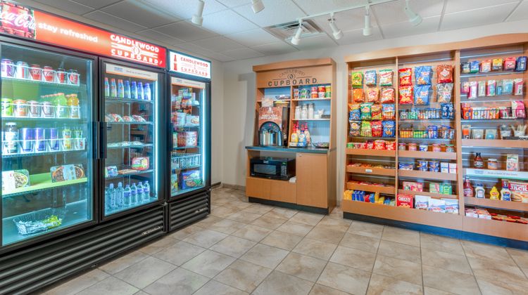 Candlewood Suites Minot Restaurant
