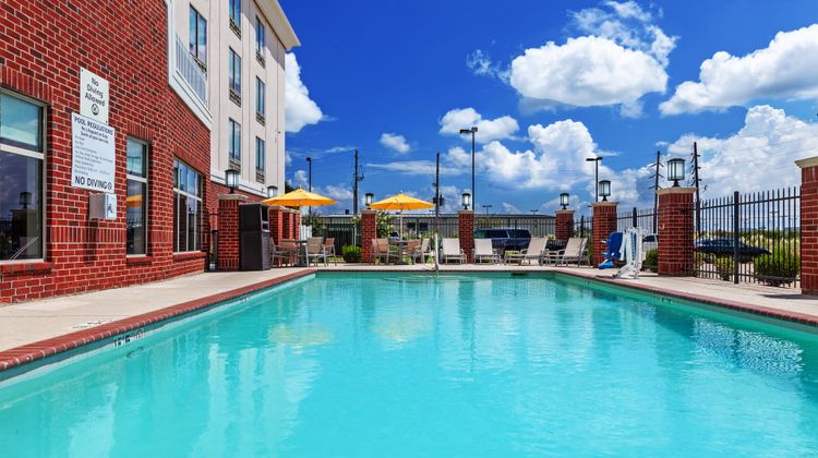 Holiday Inn Express & Suites Shreveport Pool