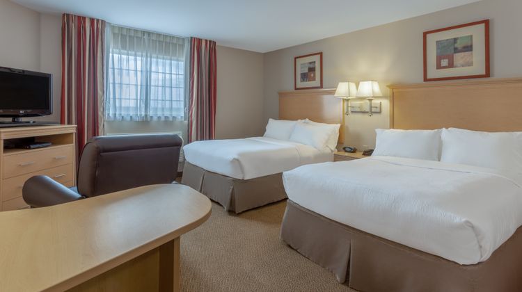 Candlewood Suites Minot Suite