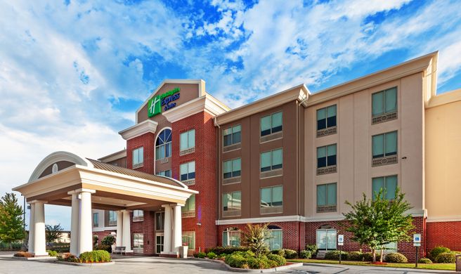 Holiday Inn Express & Suites Shreveport Exterior