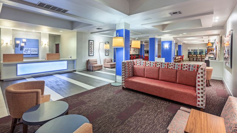 <b>Holiday Inn Express & Suites Shreveport Lobby</b>. Images powered by <a href="https://www.leonardoworldwide.com/" title="Leonardo Worldwide" target="_blank">Leonardo</a>.