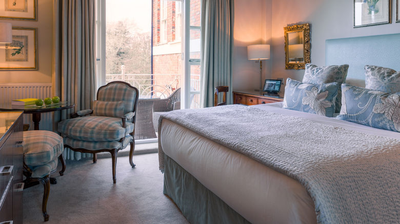 <b>Chewton Glen Hotel Room</b>. Images powered by <a href="https://www.leonardoworldwide.com/" title="Leonardo Worldwide" target="_blank">Leonardo</a>.