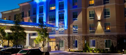 Holiday Inn Express/Stes Columbus Easton Exterior