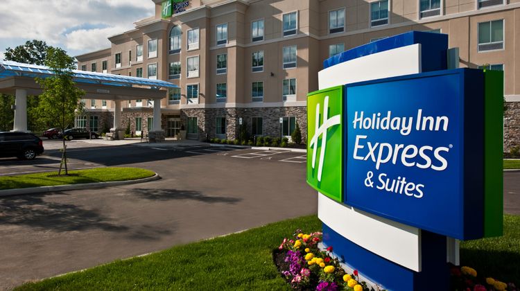 Holiday Inn Express/Stes Columbus Easton Exterior