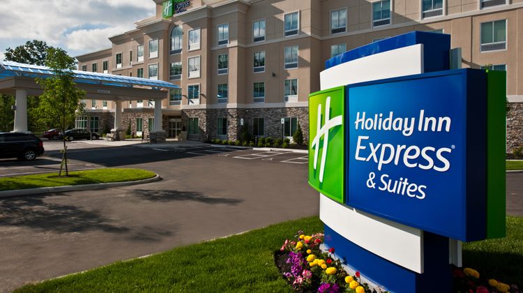 Holiday Inn Express/Stes Columbus Easton Exterior