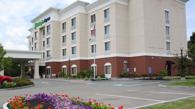 Holiday Inn Express Exterior