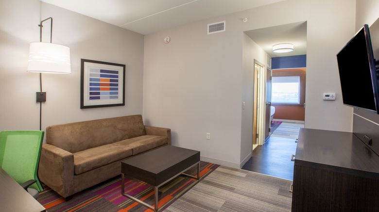 <b>Holiday Inn Express/Stes Indianapolis Room</b>. Images powered by <a href="https://www.leonardoworldwide.com/" title="Leonardo Worldwide" target="_blank">Leonardo</a>.