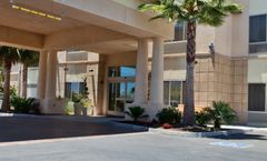 Holiday Inn Express Hotel & Suites