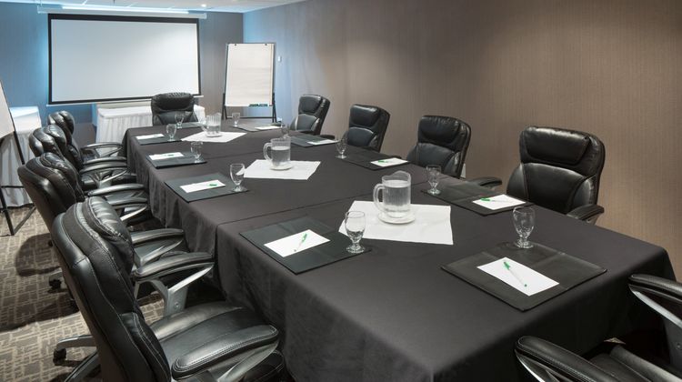 Holiday Inn and Suites Red Deer South Meeting