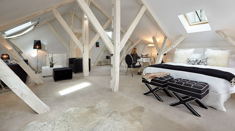 <b>Clarance Hotel Suite</b>. Images powered by <a href="https://www.leonardoworldwide.com/" title="Leonardo Worldwide" target="_blank">Leonardo</a>.