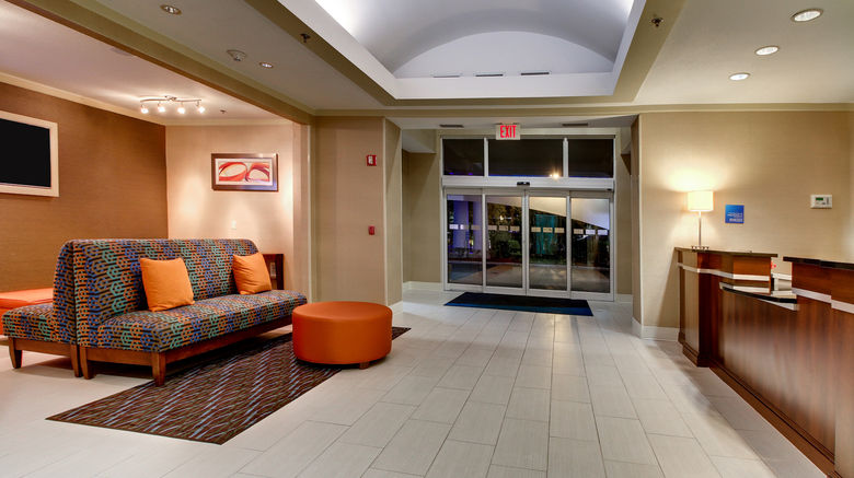 <b>Holiday Inn Express Inn & Suites South Lobby</b>. Images powered by <a href="https://www.leonardoworldwide.com/" title="Leonardo Worldwide" target="_blank">Leonardo</a>.