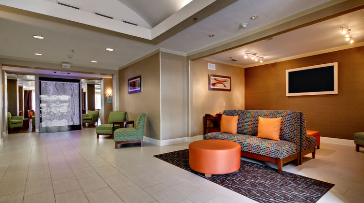 Holiday Inn Express Inn & Suites South Lobby