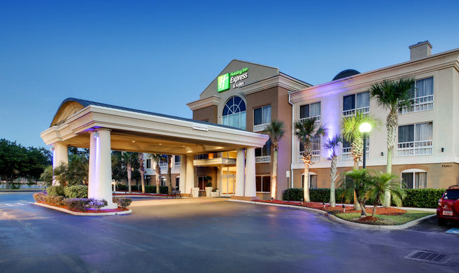 Holiday Inn Express Inn & Suites South Exterior
