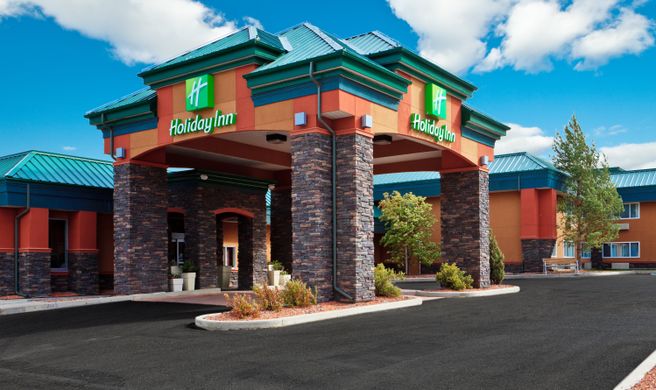Holiday Inn Hinton Exterior