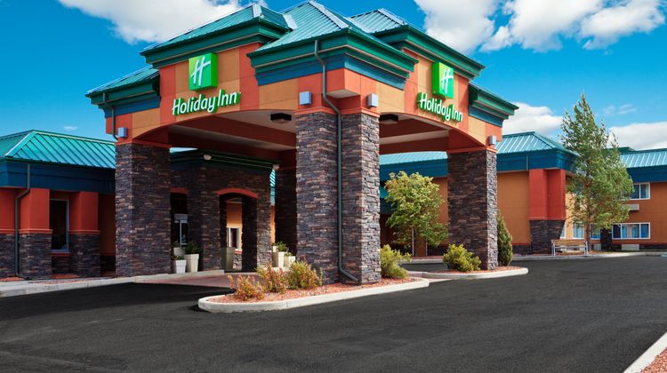 Holiday Inn Hinton Exterior