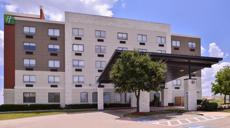 Holiday Inn Express Exterior