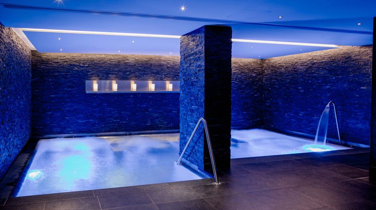 Hotel Schweizerhof Bern Pool