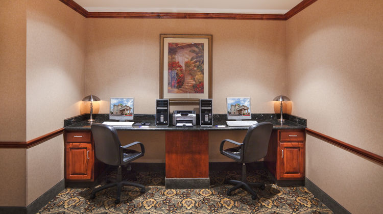 Holiday Inn Express Hotel & Suites Woodw Other