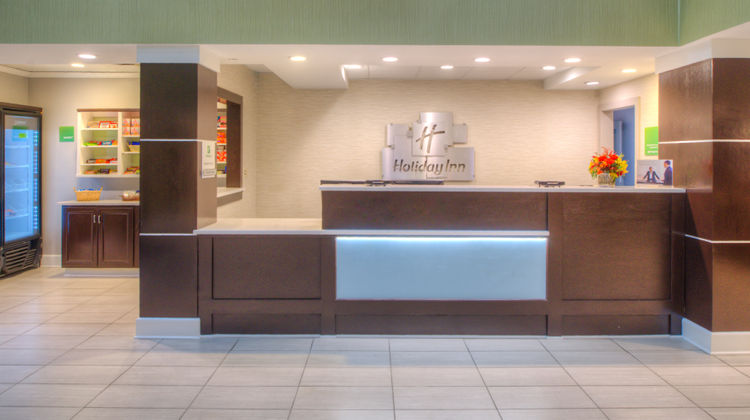 Holiday Inn Belcamp Aberdeen Lobby