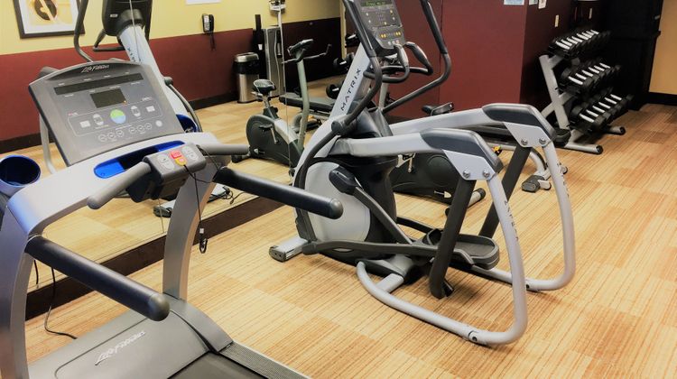 Holiday Inn Express & Suites Health Club