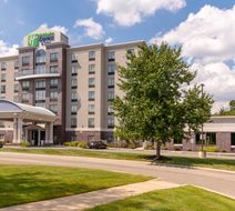 Holiday Inn Express & Suites Columbus Exterior