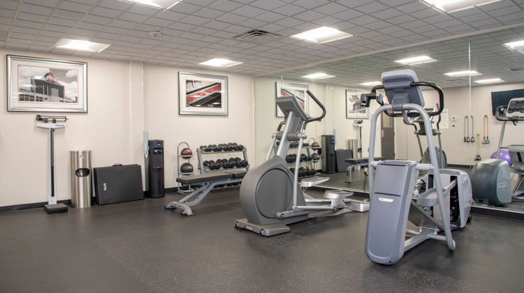 Holiday Inn Express & Suites Columbus Health Club